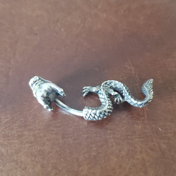 Dragon 🐉 belly ring ! - Picture 4 of 8